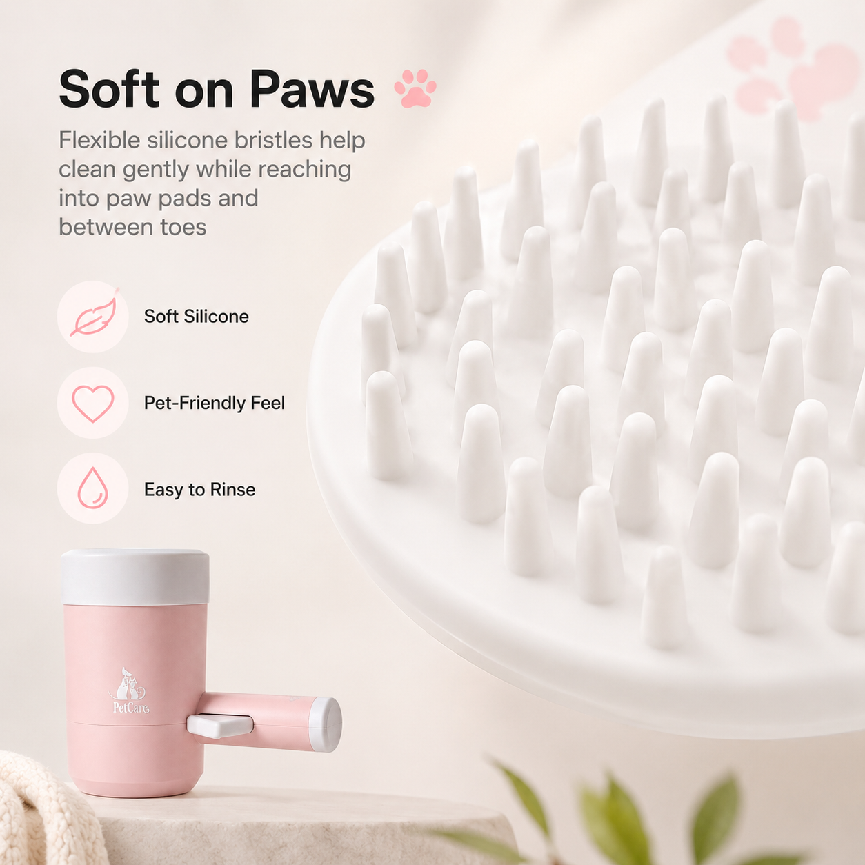 Manual Dog Paw Cleaner Cup with Handle – Portable Paw Washer for Muddy Paws, Soft Silicone Brush for Dogs & Cats